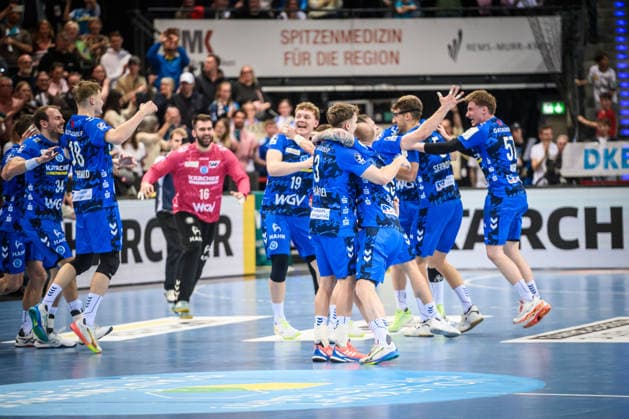 Jubelndes Team des TVB Stuttgart, Jubel, Freude, Jubelschrei, Freudentanz GER, TVB Stuttgart - THW Kiel, DAIKIN HBL, Handball, Bundesliga, 24. Spieltag, Spielzeit 2025 2026, 05.03.2026 GER, TVB Stuttgart - THW Kiel, DAIKIN HBL, Handball, Bundesliga, 24. Spieltag, Spielzeit 2025 2026, 05.03.2026 Stuttgart Copyright: xSandyxDinkelackerx EP_SDR