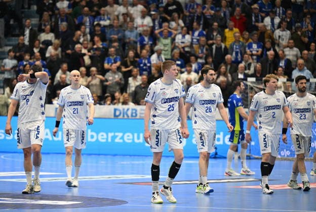 RECORD DATE NOT STATED Die Spieler des TBV Lemgo-Lippe verlassen geschlagen die Platte in der Schwalbe Arena in Gummersbach VfL Gummersbach vs. TBV Lemgo Lippe, Handball, Daikin 1. Bundesliga, 24. Spieltag, Spielzeit 2025-2026, Schwalbe Arena Gummersbach, 05.03.2026 VfL Gummersbach vs. TBV Lemgo Lippe, Handball, Daikin 1. Bundesliga, 24. Spieltag, Spielzeit 2025-2026, Schwalbe Arena Gummersbach, 05.03.2026 Gummersbach Copyright: xEibner-Pressefoto JuergenxAugstx EP_JAT