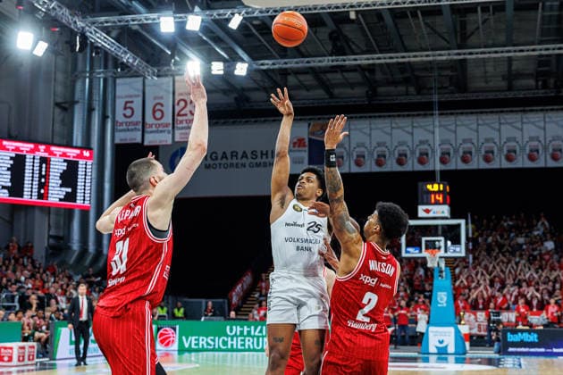 Daniel Keppeler (BMA365 Bamberg Baskets, 31), Grant Sherfield (Basketball Loewen Braunschweig, 25), Ibi Watson (BMA365 Bamberg Baskets, 02), BMA365 Bamberg Baskets vs. Basketball Loewen Braunschweig, Basketball, easyCredit BBL, 22. Spieltag, 06.03.2026 BMA365 Bamberg Baskets vs. Basketball Loewen Braunschweig, Basketball, easyCredit BBL, 22. Spieltag, 06.03.2026 Bamberg Copyright: xEibner-Pressefoto G.xSantemizx EP_EER