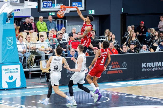 Ibi Watson (BMA365 Bamberg Baskets, 02), Joshua Obiesie (Basketball Loewen Braunschweig, 08), Luka Scuka (Basketball Loewen Braunschweig, 05), Demarcus Demonia (BMA365 Bamberg Baskets, 08), BMA365 Bamberg Baskets vs. Basketball Loewen Braunschweig, Basketball, easyCredit BBL, 22. Spieltag, 06.03.2026 BMA365 Bamberg Baskets vs. Basketball Loewen Braunschweig, Basketball, easyCredit BBL, 22. Spieltag, 06.03.2026 Bamberg Copyright: xEibner-Pressefoto G.xSantemizx EP_EER