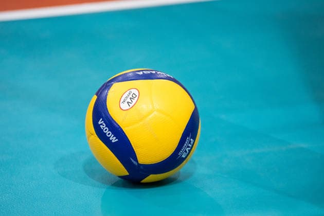 Feature, Symbol DVV Volleyball, Spielball neben dem Spielfeld GER, Allianz MTV Stuttgart - USC Muenster, Volleyball Bundesliga, VBL, Spielzeit 2025 2026, 07.03.2026 GER, Allianz MTV Stuttgart - USC Muenster, Volleyball Bundesliga, VBL, Spielzeit 2025 2026, 07.03.2026 Stuttgart Copyright: xSandyxDinkelackerx EP_SDR