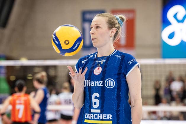 Antonia Stautz (Allianz MTV Stuttgart, 06) mit Spielball GER, Allianz MTV Stuttgart - USC Muenster, Volleyball Bundesliga, VBL, Spielzeit 2025 2026, 07.03.2026 GER, Allianz MTV Stuttgart - USC Muenster, Volleyball Bundesliga, VBL, Spielzeit 2025 2026, 07.03.2026 Stuttgart Copyright: xSandyxDinkelackerx EP_SDR