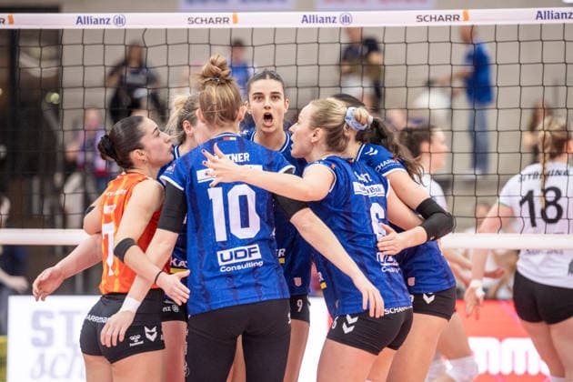Anna Koulberg (Allianz MTV Stuttgart, 09), Mitte und Team, Jubel, Freude, Jubelschrei GER, Allianz MTV Stuttgart - USC Muenster, Volleyball Bundesliga, VBL, Spielzeit 2025 2026, 07.03.2026 GER, Allianz MTV Stuttgart - USC Muenster, Volleyball Bundesliga, VBL, Spielzeit 2025 2026, 07.03.2026 Stuttgart Copyright: xSandyxDinkelackerx EP_SDR