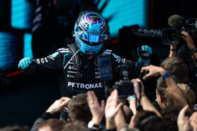 George Russell (Mercedes-AMG Petronas F1 Team, Großbritannien, 63) jubelt im Parc Ferme mit dem Team ueber den Sieg, AUS, Formel 1 Weltmeisterschaft, Australian Grand Prix, Albert Park Circuit, Melbourne, Rennen, Saison 2026, 08.03.2026 AUS, Formel 1 Weltmeisterschaft, Australian Grand Prix, Albert Park Circuit, Melbourne, Rennen, Saison 2026, 08.03.2026 Melbourne Copyright: xEibner-Pressefoto Memmlerx EP_MMR