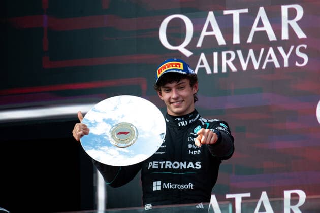 Andrea Kimi Antonelli (Mercedes-AMG Petronas F1 Team, Italien, 12) jubelt auf dem Podium bei der Siegerehrung ueber Platz 2, AUS, Formel 1 Weltmeisterschaft, Australian Grand Prix, Albert Park Circuit, Melbourne, Rennen, Saison 2026, 08.03.2026 AUS, Formel 1 Weltmeisterschaft, Australian Grand Prix, Albert Park Circuit, Melbourne, Rennen, Saison 2026, 08.03.2026 Melbourne Copyright: xEibner-Pressefoto Memmlerx EP_MMR