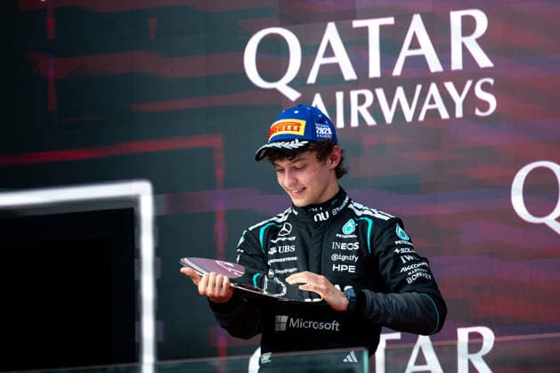 Andrea Kimi Antonelli (Mercedes-AMG Petronas F1 Team, Italien, 12) jubelt auf dem Podium bei der Siegerehrung ueber Platz 2, AUS, Formel 1 Weltmeisterschaft, Australian Grand Prix, Albert Park Circuit, Melbourne, Rennen, Saison 2026, 08.03.2026 AUS, Formel 1 Weltmeisterschaft, Australian Grand Prix, Albert Park Circuit, Melbourne, Rennen, Saison 2026, 08.03.2026 Melbourne Copyright: xEibner-Pressefoto Memmlerx EP_MMR