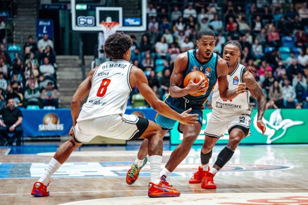 William Christmas (Skyliners Frankfurt, 08), Cobe Williams (Bamberg Baskets, 24) GER, Skyliners Frankfurt vs. Bamberg Baskets, Basketball, easycredit BBL, Bundesliga, 23 Spieltag, Saison 2025 2026. 08.03.2026 Eibner-Pressefoto Attila Ziga GER, Skyliners Frankfurt vs. Bamberg Baskets, Basketball, easycredit BBL, Bundesliga, 23 Spieltag, Saison 2025 2026. 08.03.2026 Frankfurt am Main Copyright: xEibner-Pressefotox EP_AZA