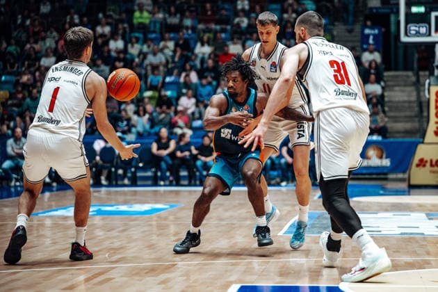 Zachary Ensminger (Bamberg Baskets, 01) GER, Skyliners Frankfurt vs. Bamberg Baskets, Basketball, easycredit BBL, Bundesliga, 23 Spieltag, Saison 2025 2026. 08.03.2026 Eibner-Pressefoto Attila Ziga GER, Skyliners Frankfurt vs. Bamberg Baskets, Basketball, easycredit BBL, Bundesliga, 23 Spieltag, Saison 2025 2026. 08.03.2026 Frankfurt am Main Copyright: xEibner-Pressefotox EP_AZA