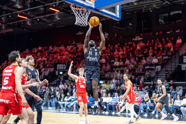 Jordan Nathaniel Johnson (Tigers Tuebingen, 11) im Sprung zum Korb. GER, Nuernberg Falcons vs. Tigers Tuebingen, Basketball, BARMER 2. Bundesliga, Pro A, Saison 2025 2026, 26. Spieltag, 08.03.2026 GER, Nuernberg Falcons vs. Tigers Tuebingen, Basketball, BARMER 2. Bundesliga, Pro A, Saison 2025 2026, 26. Spieltag, 08.03.2026 Nuernberg Copyright: xEibner-Pressefoto ArdanxFuessmanx EP_AFN