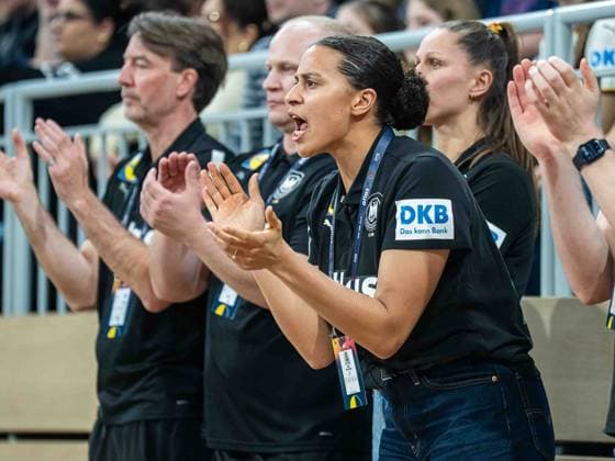 Aimee von Pereira (Deutschland, 49) feuert ihre Mannschaft von aussen an, Deutschland vs. Slowenien, Handball, EM-Qualifikation, Frauen, Spielzeit 2025 2026, 08.03.2026, Deutschland vs. Slowenien, Handball, EM-Qualifikation, Frauen, Spielzeit 2025 2026, 08.03.2026 Heidelberg Copyright: xEibner-Pressefoto MichaelxSchmidx EP_MST