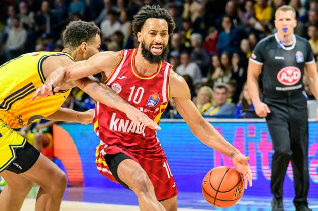 GER, Berlin, basketball, Alba Berlin vs Fitness First Wuerzburg Baskets, at the Max-Schmeling-Halle , BBL, pictured from left: Norris Agbakoko (Alba 17), Davion Mintz (Wuerzburg 10), Action, duels, fighting for the ball, March 8, 2026 Copyright: HMBxMedia UwexKoch