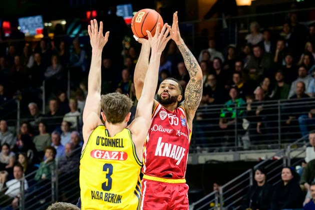 GER, Berlin, basketball, Alba Berlin vs Fitness First Wuerzburg Baskets, at the Max-Schmeling-Halle , BBL, pictured from left: O connell , David Muenkat (Wuerzburg 55), Action, duels, fighting for the ball, March 8, 2026 Copyright: HMBxMedia UwexKoch