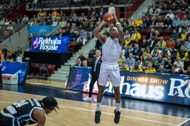 Stefan Smith (MHP RIESEN Ludwigsburg, 03), GER, MHP Riesen vs. Veolia Towers Hamburg, Basketball Bundesliga, easycredit BBL, 23. Spieltag, Spielzeit 2025 2026, 08.03.2026, GER, MHP Riesen vs. Veolia Towers Hamburg, Basketball Bundesliga, easycredit BBL, 23. Spieltag, Spielzeit 2025 2026, 08.03.2026 Ludwigsburg Copyright: xEibner-Pressefoto SaschaxWaltherx EP_EER
