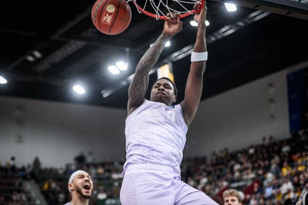 Babacar Sane (MHP RIESEN Ludwigsburg, 00) - versenkt Basketball im Korb, Dunking GER, MHP Riesen Ludwigsburg - Veolia Towers Hamburg, Basketball Bundesliga, easycredit BBL, 23. Spieltag, Spielzeit 2025 2026, 08.03.2026 GER, MHP Riesen Ludwigsburg - Veolia Towers Hamburg, Basketball Bundesliga, easycredit BBL, 23. Spieltag, Spielzeit 2025 2026, 08.03.2026 Ludwigsburg Copyright: xSandyxDinkelackerx EP_SDR