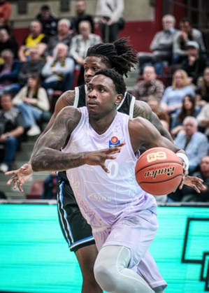Babacar Sane (MHP RIESEN Ludwigsburg, 00) vs. Leonard Thorpe Jr (Veolia Towers Hamburg, 02) GER, MHP Riesen Ludwigsburg - Veolia Towers Hamburg, Basketball Bundesliga, easycredit BBL, 23. Spieltag, Spielzeit 2025 2026, 08.03.2026 GER, MHP Riesen Ludwigsburg - Veolia Towers Hamburg, Basketball Bundesliga, easycredit BBL, 23. Spieltag, Spielzeit 2025 2026, 08.03.2026 Ludwigsburg Copyright: xSandyxDinkelackerx EP_SDR