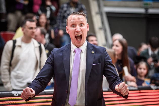Mikko Riipinen (MHP RIESEN Ludwigsburg, Head-Coach) - Jubel, Freude, Freudenschrei GER, MHP Riesen Ludwigsburg - Veolia Towers Hamburg, Basketball Bundesliga, easycredit BBL, 23. Spieltag, Spielzeit 2025 2026, 08.03.2026 GER, MHP Riesen Ludwigsburg - Veolia Towers Hamburg, Basketball Bundesliga, easycredit BBL, 23. Spieltag, Spielzeit 2025 2026, 08.03.2026 Ludwigsburg Copyright: xSandyxDinkelackerx EP_SDR