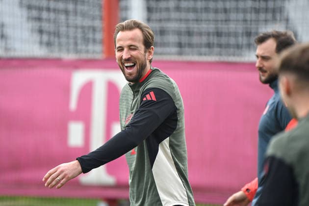 Harry KANE (Bayern Muenchen), lacht,lachen,lachend,optimistisch,gutgelaunt. Einzelbild,angeschnittenes Einzelmotiv, Halbfigur,halbe Figur. Abschlusstraining am 09.03.2026. Fussball Champions League,Saison 2025 26, Achtelfinale Atalanta Bergamo - FC Bayern Muenchen am 10.03.2026