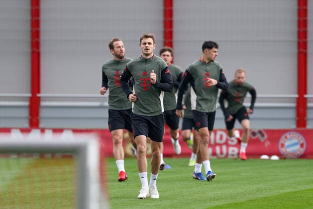 Josip Stanisic (FC Bayern Muenchen, 44), GER, Abschlusstraining, FC Bayern Muenchen, Fussball, UEFA Champions League, Achtelfinale, Hinspiel, Saison 2025 2026, 09.03.2026, GER, Abschlusstraining, FC Bayern Muenchen, Fussball, UEFA Champions League, Achtelfinale, Hinspiel, Saison 2025 2026, 09.03.2026 Muenchen Copyright: xEibner-Pressefoto JennixMaulx EP_JML