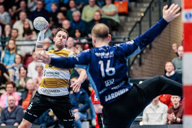 v.l. Sebastian Gress (HC Elbflorenz 2006, 25), Fredrik Genz (TuS N-Luebbecke, 16) GER, TuS N-Luebbecke vs. HC Elbflorenz 2006, Handball, 2. Bundesliga, 23. Spieltag, Spielzeit 2025 2026, 09.03.2026 GER, TuS N-Luebbecke vs. HC Elbflorenz 2006, Handball, 2. Bundesliga, 23. Spieltag, Spielzeit 2025 2026, 09.03.2026 Luebbecke Copyright: xEibner-Pressefoto JanxRollingerx EP_JSK