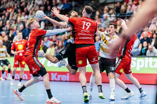 v.l. Niko Blaauw (TuS N-Luebbecke, 23), Sebastian Gress (HC Elbflorenz 2006, 25), Yannick Draeger (TuS N-Luebbecke, 19) GER, TuS N-Luebbecke vs. HC Elbflorenz 2006, Handball, 2. Bundesliga, 23. Spieltag, Spielzeit 2025 2026, 09.03.2026 GER, TuS N-Luebbecke vs. HC Elbflorenz 2006, Handball, 2. Bundesliga, 23. Spieltag, Spielzeit 2025 2026, 09.03.2026 Luebbecke Copyright: xEibner-Pressefoto JanxRollingerx EP_JSK