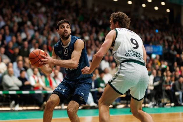 Mateo Seric (MLP Academics Heidelberg) im Zweikampf mit Marco Hollersbacher (Gladiators Trier), Vet Concept Gladiators Trier vs MLP Academics Heidelberg, Basketball, easyCredit BBL, 23. Spieltag, Saison 2025 2026, 09.03.2026 Vet Concept Gladiators Trier vs MLP Academics Heidelberg, Basketball, easyCredit BBL, 23. Spieltag, Saison 2025 2026, 09.03.2026 Copyright: xEibner-Pressefoto AlexanderxNeisx EP_ANS