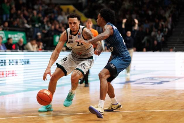 Nolan Adekunle (Gladiators Trier) im Zweikampf mit Michael Weathers (MLP Academics Heidelberg), Vet Concept Gladiators Trier vs MLP Academics Heidelberg, Basketball, easyCredit BBL, 23. Spieltag, Saison 2025 2026, 09.03.2026 Vet Concept Gladiators Trier vs MLP Academics Heidelberg, Basketball, easyCredit BBL, 23. Spieltag, Saison 2025 2026, 09.03.2026 Copyright: xEibner-Pressefoto AlexanderxNeisx EP_ANS