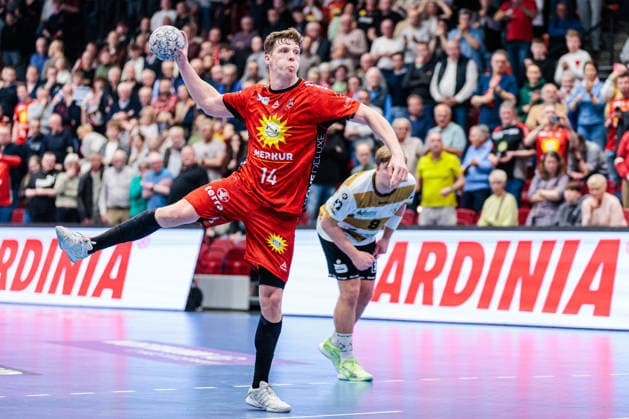 Alexander Schulze (TuS N-Luebbecke, 14) beim Siebenmeter 7 Meter Wurf GER, TuS N-Luebbecke vs. HC Elbflorenz 2006, Handball, 2. Bundesliga, 23. Spieltag, Spielzeit 2025 2026, 09.03.2026 GER, TuS N-Luebbecke vs. HC Elbflorenz 2006, Handball, 2. Bundesliga, 23. Spieltag, Spielzeit 2025 2026, 09.03.2026 Luebbecke Copyright: xEibner-Pressefoto JanxRollingerx EP_JSK