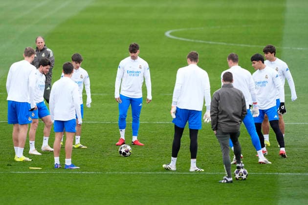 March 10, 2026, Valdebebas, Madrid, Spain: Raul Asencio during the training day of Real Madrid ahead the UEFA Champions League 2025 26, Round of 16 first leg, football match against Manchester City at Ciudad Deportiva Real Madrid on March 10, 2026, in Valdebebas, Madrid, Spain. Valdebebas Spain - ZUMAa181 20260310_zaa_a181_004 Copyright: xOscarxJ.xBarrosox