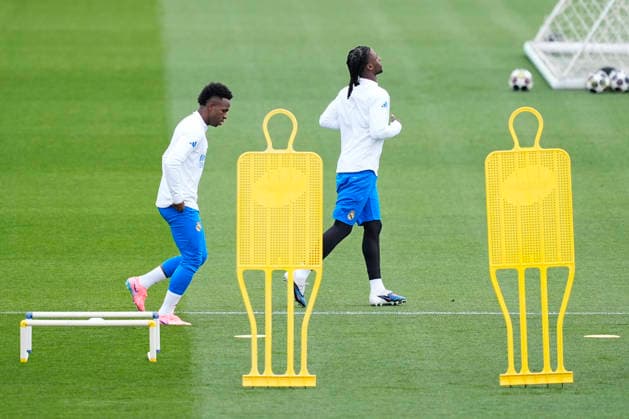 March 10, 2026, Valdebebas, Madrid, Spain: Vinicius Junior and Eduardo Camavinga during the training day of Real Madrid ahead the UEFA Champions League 2025 26, Round of 16 first leg, football match against Manchester City at Ciudad Deportiva Real Madrid on March 10, 2026, in Valdebebas, Madrid, Spain. Real Madrid Training And press conference, PK, Pressekonferenz - UEFA Champions League 2025 26 Round Of 16 First Leg - ZUMAa181 20260310_zaa_a181_010 Copyright: xOscarxJ.xBarrosox