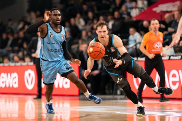 Jack Pagenkopf (Science City Jena, 11) im Dribbling gegen Osaro Rich (Veolia Towers Hamburg, 03), GER, Veolia Towers Hamburg vs Science City Jena, Basketball, Bundesliga, Spieltag 26, Saison 2025 2026, 10.03.2026 GER, Veolia Towers Hamburg vs Science City Jena, Basketball, Bundesliga, Spieltag 26, Saison 2025 2026, 10.03.2026 Hamburg Copyright: xEibner-Pressefoto MaxxVincenx EP_MVN