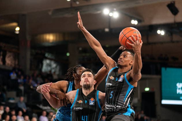 Chris Carter (Science City Jena, 05) beim Korbleger, GER, Veolia Towers Hamburg vs Science City Jena, Basketball, Bundesliga, Spieltag 26, Saison 2025 2026, 10.03.2026 GER, Veolia Towers Hamburg vs Science City Jena, Basketball, Bundesliga, Spieltag 26, Saison 2025 2026, 10.03.2026 Hamburg Copyright: xEibner-Pressefoto MaxxVincenx EP_MVN