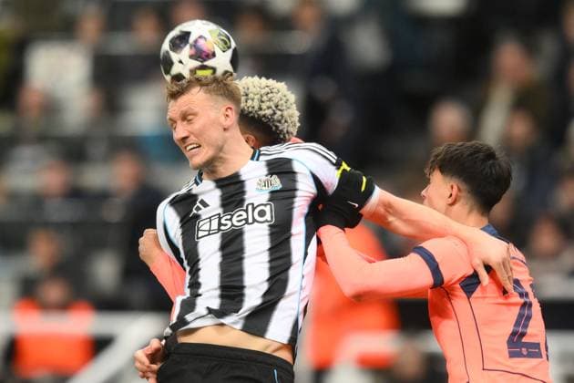 Dan Burn of Newcastle United and Lamine Yamal of Barcelona Newcastle United v Barcelona, UEFA Champions League, Round of 16, First Leg, Football, St James Park, Newcastle, UK - 10 Mar 2026Newcastle St James Park United Kingdom EDITORIAL USE ONLY No use with unauthorised audio, video, data, fixture lists, club league logos or live services. Online in-match use limited to 120 images, no video emulation. No use in betting, games or single club league player publications. Copyright: xRichardxLee Shutterstockx 16740284az