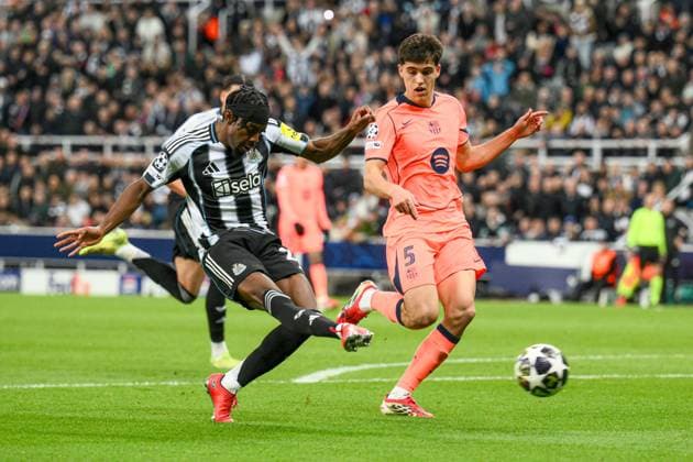 Anthony Elanga of Newcastle United shoots at goal but is offside Newcastle United v Barcelona, UEFA Champions League, Round of 16, First Leg, Football, St James Park, Newcastle, UK - 10 Mar 2026Newcastle St James Park United Kingdom EDITORIAL USE ONLY No use with unauthorised audio, video, data, fixture lists, club league logos or live services. Online in-match use limited to 120 images, no video emulation. No use in betting, games or single club league player publications. Copyright: xRichardxLee Shutterstockx 16740284bb