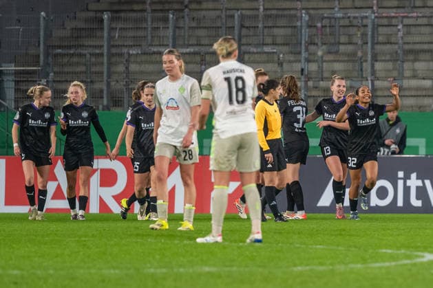 Ella Touon (SGS Essen, 32) bejubelt ihr Tor zum 1:0. SGS Essen vs. SV Werder Bremen, Fussball, DFB-Pokal Frauen, Viertelfinale, Saison 2025 2026, 11.03.2026 DFL DFB Regulations prohibit any use of Photographs as image sequences and or Quasivideo SGS Essen vs. SV Werder Bremen, Fussball, DFB-Pokal Frauen, Viertelfinale, Saison 2025 2026, 11.03.2026 Essen Copyright: xEibner-Pressefoto ThomasxHaeslerx EP_THR
