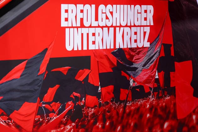 Banner Bayer Leverkusen GER, Bayer Leverkusen gegen Arsenal London, Fussball, Champions League, Achtelfinale, Spielzeit 2025 2026, 11.03.2026 DFL REGULATIONS PROHIBIT ANY USE OF PHOTOGRAPHS AS IMAGE SEQUENCES AND OR QUASI-VIDEO GER, Bayer Leverkusen gegen Arsenal London, Fussball, Champions League, Achtelfinale, Spielzeit 2025 2026, 11.03.2026 Leverkusen Copyright: xEibner-Pressefoto FrankxZeisingx EP_FZG
