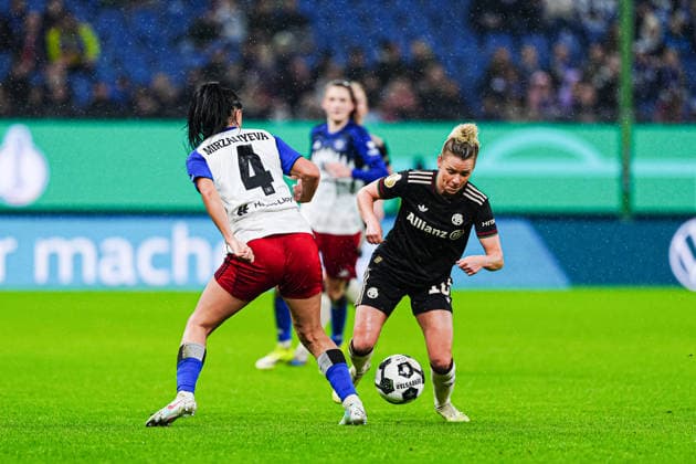 Nigar Mirzaliyeva (Hamburger SV, 04), Linda Dallmann (FC Bayern München, 10) GER, Hamburger SV vs. FC Bayern München, Frauen, Fussball, DFB-Pokal, Viertelfinale, Saison 2025 2026, 11.03.2026 GER, Hamburger SV vs. FC Bayern München, Frauen, Fussball, DFB-Pokal, Viertelfinale, Saison 2025 2026, 11.03.2026 Hamburg Copyright: xEibner-Pressefoto MarcelxvonxFehrnx EP_MFN
