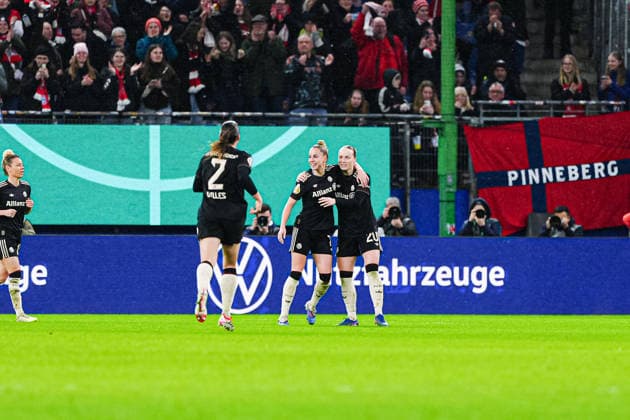 Torjubel FC Bayern München nach Tor zum 0:2 Franziska Kett (FC Bayern München, 20) GER, Hamburger SV vs. FC Bayern München, Frauen, Fussball, DFB-Pokal, Viertelfinale, Saison 2025 2026, 11.03.2026 GER, Hamburger SV vs. FC Bayern München, Frauen, Fussball, DFB-Pokal, Viertelfinale, Saison 2025 2026, 11.03.2026 Hamburg Copyright: xEibner-Pressefoto MarcelxvonxFehrnx EP_MFN