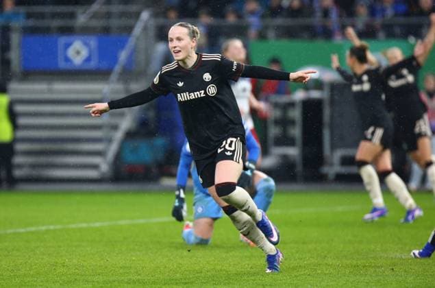 11.03.2026, xcex, GER, Hamburg, Volksparkstadion, Frauenfussball, DFB-Pokal der Frauen, Saison 2025 2026, Viertelfinale, HSV, FCB, Hamburger SV Frauen - FC Bayern Muenchen, Franziska Kett (FCB) trifft zum 2:0, Torschuss, Tor, Torjubel FC Bayern Muenchen, Goal celebration DFL regulations prohibit any use of photographs as image sequences and or quasi-video