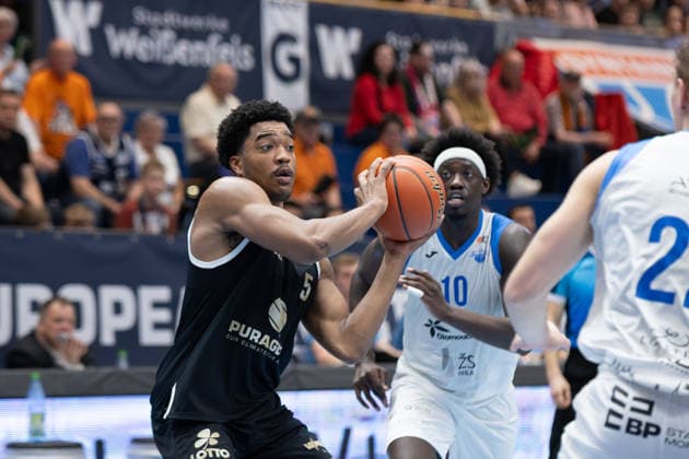 Marcus Foster (MBC, 5), Jonathan Bernie Andre (BKO, 10), Dominik Zak (BKO, 22), Syntainics MBC vs. BK Olomoucko, European North Basketball League, Achtelfinale, 2025 26, Deutschland, Tschechien, 11.03.2026. Weissenfels Stadthalle Sachsen-Anhalt Deutschland