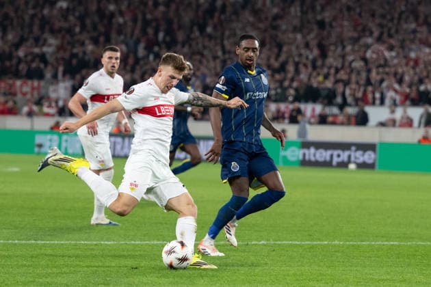 v.li. Finn Jeltsch (VfB Stuttgart 29), Pablo Rosario (FC Porto, 13) GER, VfB Stuttgart vs. FC Porto, Fussball, UEFA Europa League, Herren, Achtelfinale, Hinspiel, Spielzeit 2025 2026, 13.03.2026, GER, VfB Stuttgart vs. FC Porto, Fussball, UEFA Europa League, Herren, Achtelfinale, Hinspiel, Spielzeit 2025 2026, 13.03.2026 Stuttgart Copyright: xEibner-Pressefoto WolfgangxFrankx EP_WFK