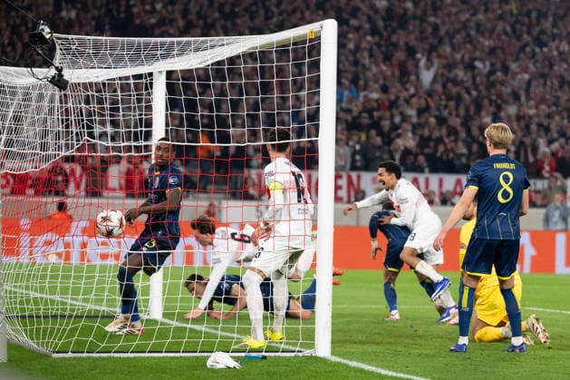 Aberkanntes Tor von Angelo Stiller (VfB Stuttgart, 06) Handspiel GER, VfB Stuttgart vs. FC Porto, Fussball, UEFA Europa League, Herren, Achtelfinale, Hinspiel, Spielzeit 2025 2026, 13.03.2026, GER, VfB Stuttgart vs. FC Porto, Fussball, UEFA Europa League, Herren, Achtelfinale, Hinspiel, Spielzeit 2025 2026, 13.03.2026 Stuttgart Copyright: xEibner-Pressefoto WolfgangxFrankx EP_WFK