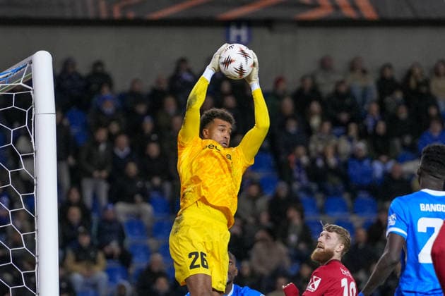 Tobias Lawal (KRC Genk, 26) am Ball , Belgien, Fussball, UEFA Europa League, Achtelfinale Hinspiel, 2025 2026, KRC Genk vs. SC Freiburg, 12.03.2026, KRC Genk Arena, Cegeka Arena, Genk, Belgien Genk KRC Genk Arena, Cegeka Arena Limburg Belgien Copyright: xArnexAmbergx