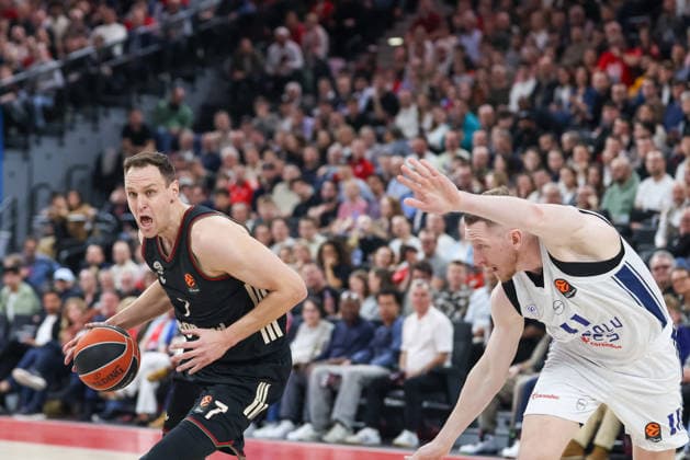 Johannes Voigtmann (FC Bayern Basketball, 07) mit Rolands Smits (Anadolu Efes Istanbul, 11), GER, FC Bayern Basketball vs. Anadolu Efes Istanbul, Basketball, Euroleague, 31. Spieltag, Saison 2025 2026, 12.03.2026, GER, FC Bayern Basketball vs. Anadolu Efes Istanbul, Basketball, Euroleague, 31. Spieltag, Saison 2025 2026, 12.03.2026 Muenchen Copyright: xEibner-Pressefoto JennixMaulx EP_JML