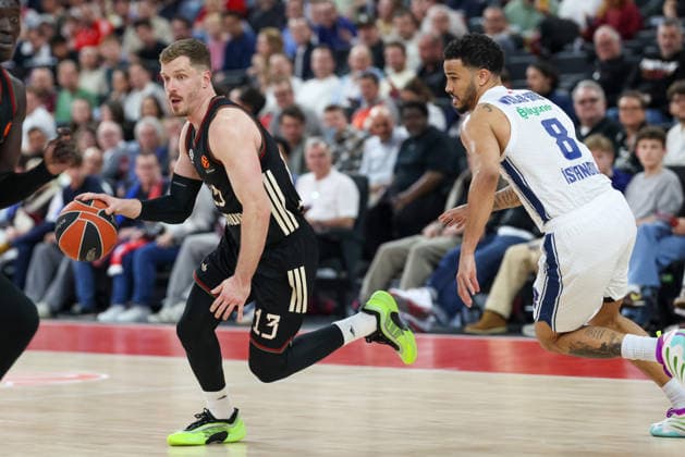 Andreas Obst (FC Bayern Basketball, 13) mit Nick Weiler-Babb (Anadolu Efes Istanbul, 08), GER, FC Bayern Basketball vs. Anadolu Efes Istanbul, Basketball, Euroleague, 31. Spieltag, Saison 2025 2026, 12.03.2026, GER, FC Bayern Basketball vs. Anadolu Efes Istanbul, Basketball, Euroleague, 31. Spieltag, Saison 2025 2026, 12.03.2026 Muenchen Copyright: xEibner-Pressefoto JennixMaulx EP_JML