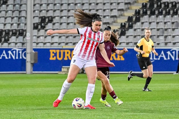 Svenja Foelmli (SC Freiburg, 09), Maaelle Seguin (1. FC Nuernberg, 28) im Duell. GER, SC Freiburg - 1. FC Nuernberg, Frauen-Fussball, Google Pixel Frauen-Bundesliga, 20. Spieltag, Saison 2025 2026, 13.03.2026 DFB REGULATIONS PROHIBIT ANY USE OF PHOTOGRAPHS AS IMAGE SEQUENCES AND OR QUASI-VIDEO GER, SC Freiburg - 1. FC Nuernberg, Frauen-Fussball, Google Pixel Frauen-Bundesliga, 20. Spieltag, Saison 2025 2026, 13.03.2026 Freiburg Copyright: xEibner-Pressefoto ThomasxHessx EP_THS