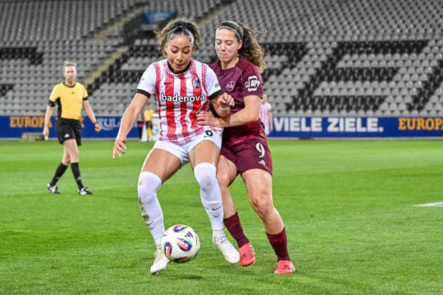 Nicole Ojukwu (SC Freiburg, 06), Laura Miller (1. FC Nuernberg, 09) im Duell GER, SC Freiburg - 1. FC Nuernberg, Frauen-Fussball, Google Pixel Frauen-Bundesliga, 20. Spieltag, Saison 2025 2026, 13.03.2026 DFB REGULATIONS PROHIBIT ANY USE OF PHOTOGRAPHS AS IMAGE SEQUENCES AND OR QUASI-VIDEO GER, SC Freiburg - 1. FC Nuernberg, Frauen-Fussball, Google Pixel Frauen-Bundesliga, 20. Spieltag, Saison 2025 2026, 13.03.2026 Freiburg Copyright: xEibner-Pressefoto ThomasxHessx EP_THS