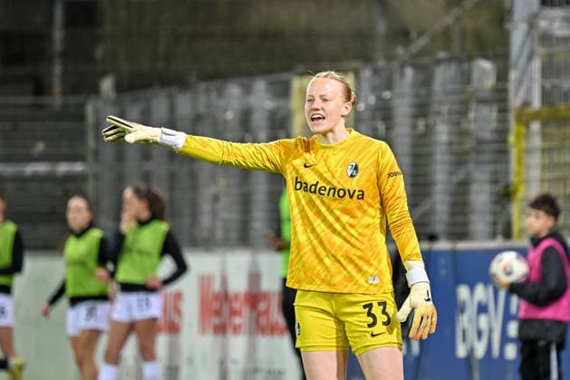Rebecca Adamczyk (SC Freiburg, 33) mit Gestik GER, SC Freiburg - 1. FC Nuernberg, Frauen-Fussball, Google Pixel Frauen-Bundesliga, 20. Spieltag, Saison 2025 2026, 13.03.2026 DFB REGULATIONS PROHIBIT ANY USE OF PHOTOGRAPHS AS IMAGE SEQUENCES AND OR QUASI-VIDEO GER, SC Freiburg - 1. FC Nuernberg, Frauen-Fussball, Google Pixel Frauen-Bundesliga, 20. Spieltag, Saison 2025 2026, 13.03.2026 Freiburg Copyright: xEibner-Pressefoto ThomasxHessx EP_THS