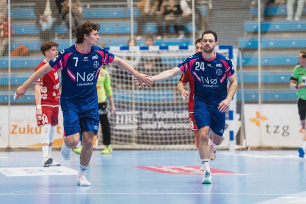 Krischa Leis (TSV Bayer Dormagen, 07) und Peter Strosack (TSV Bayer Dormagen, 19) bejubeln ein Tor TSV Dormagen vs. TV 05 07 Huettenberg, Handball, 2.HBL, 24.Spieltag, Saison 2025 26, 13.03.2026, TSV Dormagen vs. TV 05 07 Huettenberg, Handball, 2.HBL, 24.Spieltag, Saison 2025 26, 13.03.2026 Dormagen Copyright: xEibner-Pressefoto LukasxBaldygax EP_LBA