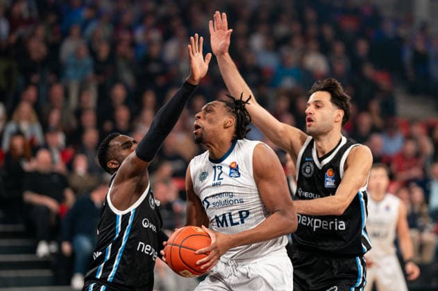 Osaro Rich (Veolia Towers Hamburg, 03), Osun Osunniyi (MLP Academics Heidelberg, 12), Benedikt Turudic (Veolia Towers Hamburg, 44), GER, Veolia Towers Hamburg vs MLP Academics Heidelberg, Basketball, Bundesliga, Spieltag 24, Saison 2025 2026, 13.03.2026 GER, Veolia Towers Hamburg vs MLP Academics Heidelberg, Basketball, Bundesliga, Spieltag 24, Saison 2025 2026, 13.03.2026 Hamburg Copyright: xEibner-Pressefoto MaxxVincenx EP_MVN