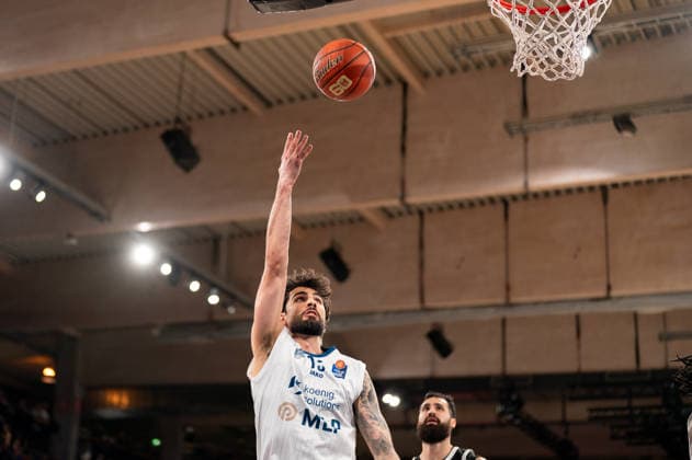 Marcel Kessen (MLP Academics Heidelberg, 15) beim Korbleger, Martin Breunig (Veolia Towers Hamburg, 13), GER, Veolia Towers Hamburg vs MLP Academics Heidelberg, Basketball, Bundesliga, Spieltag 24, Saison 2025 2026, 13.03.2026 GER, Veolia Towers Hamburg vs MLP Academics Heidelberg, Basketball, Bundesliga, Spieltag 24, Saison 2025 2026, 13.03.2026 Hamburg Copyright: xEibner-Pressefoto MaxxVincenx EP_MVN
